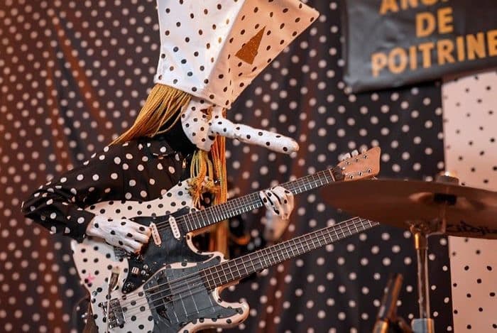 Crítico questiona Angine de Poitrine: marketing acima da música